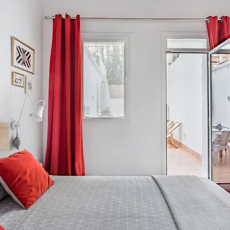 Stylish Apartment With Terrace For Couple Or Family برشلونة المظهر الخارجي الصورة
