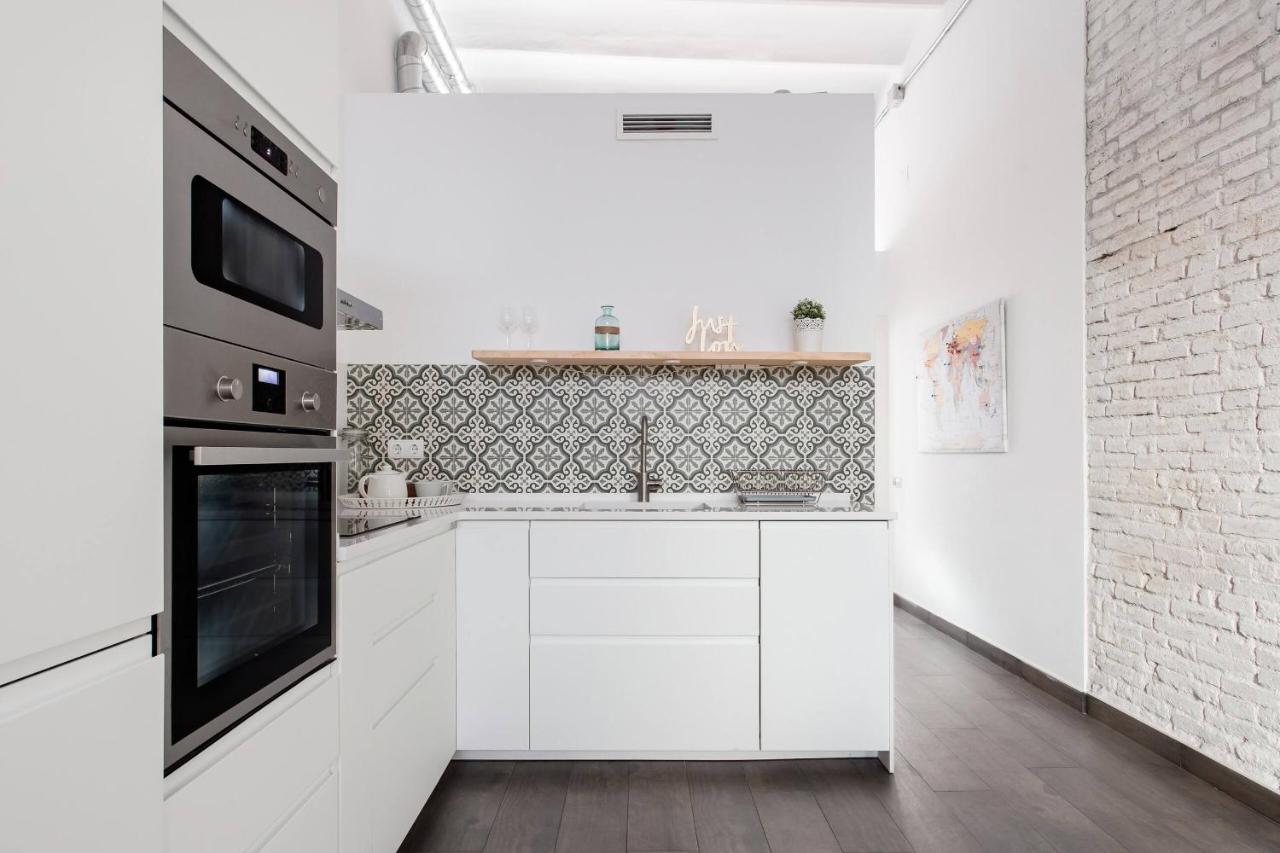 Stylish Apartment With Terrace For Couple Or Family برشلونة المظهر الخارجي الصورة