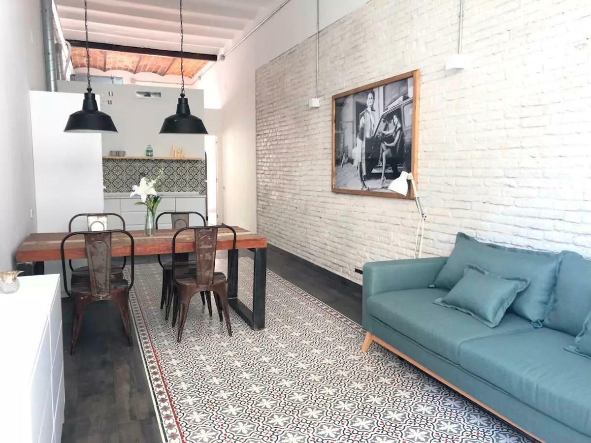 Stylish Apartment With Terrace For Couple Or Family برشلونة المظهر الخارجي الصورة
